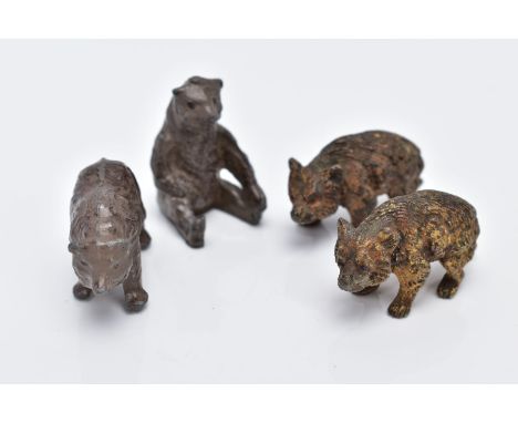 A SMALL QUANTITY OF MINIATURE BEAR FIGURES, to include two painted lead bears one sitting and one in a stride position, toget