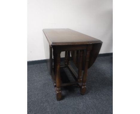 An oak gate leg table 