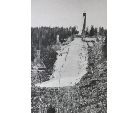 Olympische Spiele.: 4 Schriften zum Thema. 4°. Olwdbde. (3) u. Okunstldr.  ╔Enthält:╗ Wagner,J. Die Olympischen Spiele Paris 