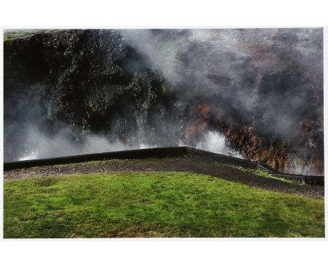 Horn,R.: To Place. Becoming a Landscape. 2 Bde. Köln, König 2001. Qu.Kl.4°. Mit 44 ganzs. farb. photogr. Abb. 24; 24 Bl. Farb