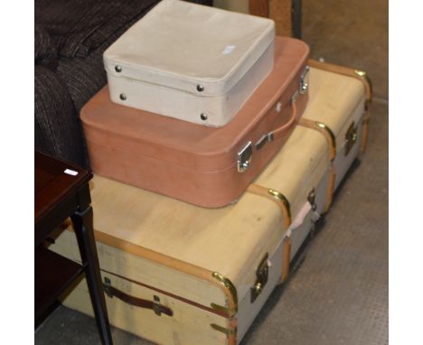 VINTAGE TRUNK &amp; 2 OLD CASES     
