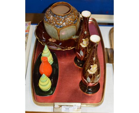 TRAY CONTAINING PAIR OF CARLTON WARE BUD VASES, ROYAL DOULTON ETHEL BEARD VASE, CARLTON WARE CRUET SET ETC     