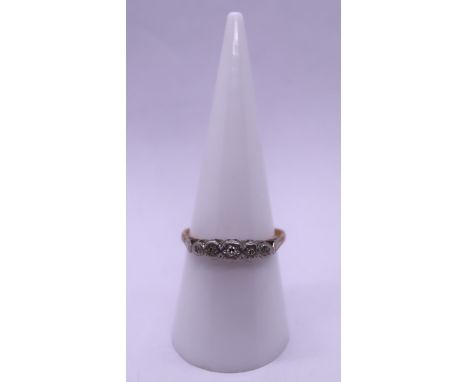 18ct gold 5 diamond set ring - Approx 2.3g - Size Q 