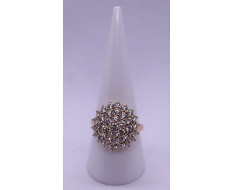 14ct gold stone set cluster ring - Size R 