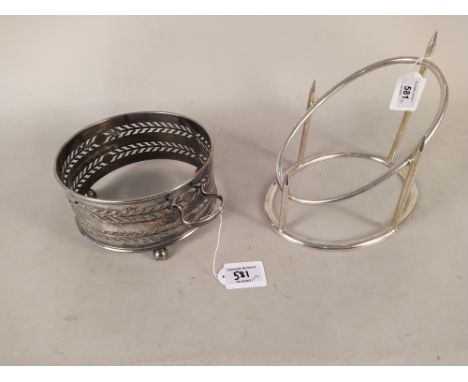 A vintage Elkington silver plated roast joint skewer for carving purposes plus a plated holder