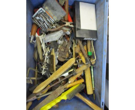 A quantity of tools and household appliancesLocation: SL 