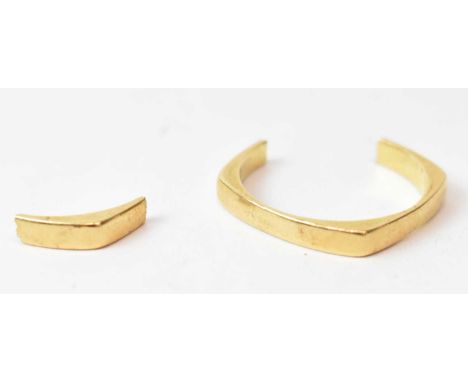 An 18ct yellow gold ring, (af), approx 4.8g