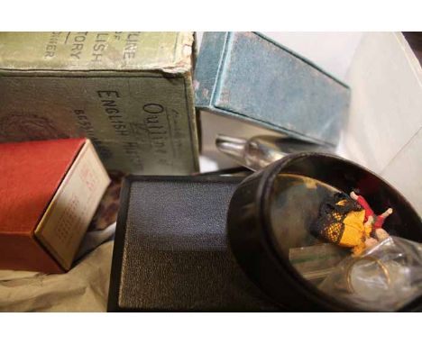 COLLECTION OF VINTAGE ITEMS
including a tortoise-shell effect trinket box, pair of pince-nez, engraved bone trinket box, lape
