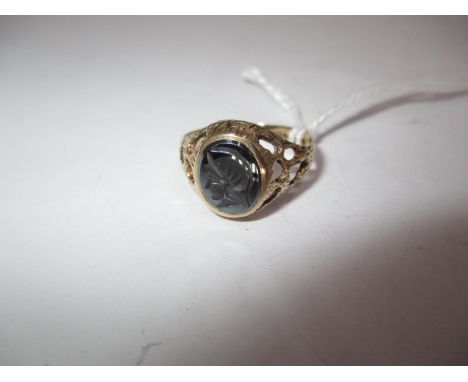 9ct Gold Gents Ring, 2.5g, Size K 
