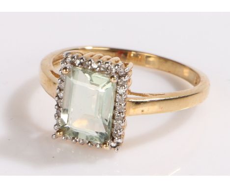 9 carat gold ring, set with light green and clear paste, ring size N, 2.2g