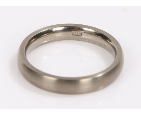 Gentlemans titanium ring, stamped TR to interior of band, ring size U1/2, 2.7g