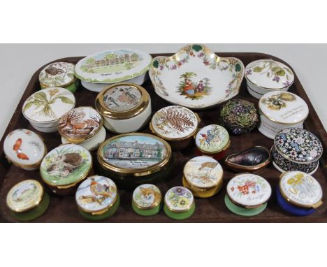 Various modern enamel finish patch and pill boxes, to include one decorated with bird on green base, 7cm diameter, Daphne Gad