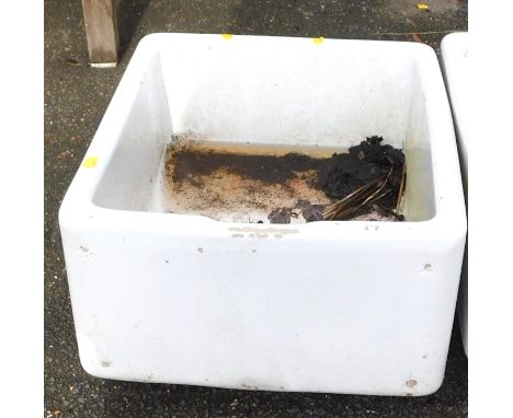 A Belfast sink, 20cm high, 45cm wide, 40cm deep.