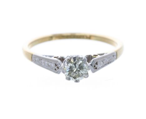 18ct and platinum solitaire diamond ring with set shoulders, the centre stone 0.25ct approx, clarity SI1-2, colour L-M, 2gm, 