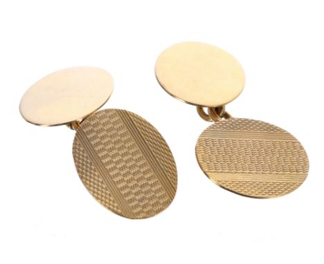 Pair of 9ct engine turned oval cuff links, Birmingham 1974, 18mm x 13.5mm, 5.9gm