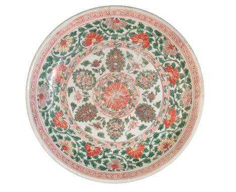 A CHINESE FAMILLE VERTE CHARGERbearing a six character Chenghua mark however Kangxi, decorated with bands of lotus flowers an
