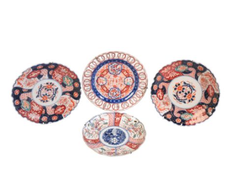 A COLLECTION OF JAPANESE SATSUMA AND IMARI WARES late 19th or early 20th century, including a pair of plates with entwined ri