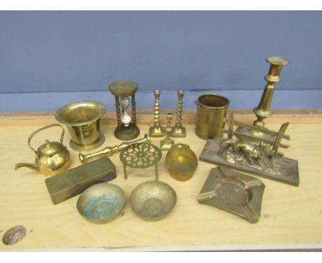 Mixed brass to include hourglass egg timer and dog letter rack