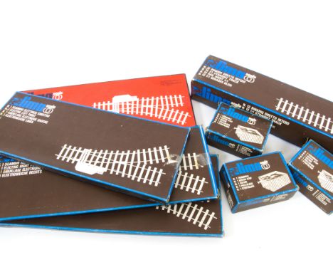 Lima O Gauge 2-rail Track, including 8 right hand 6831/E points and 8 left-hand 6832/E, 6 'X' crossings no 6822, 5 boxes 6801