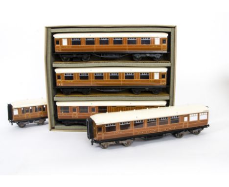 An ACE Trains O Gauge 2/3-rail C/4 LNER Coach Set (B) and Two Additional Coaches,  the set comprising brake/3rd no 62659, 1st