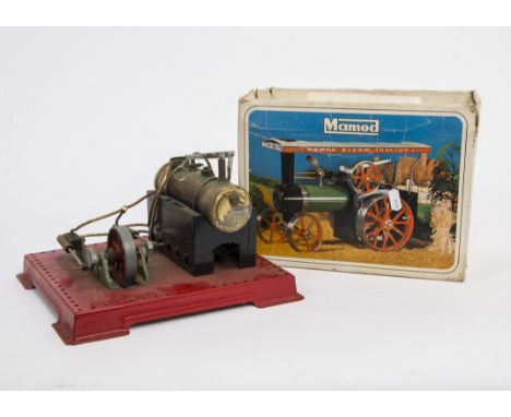 Mamod Live Steam TE1a and SE3 Engines, the Traction Engine in original box with scuttle, spirit burner, funnel and two drive 