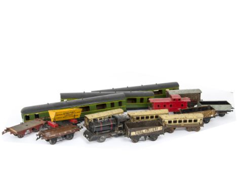 A Leeds Southern Electric and Other Older O Gauge Trains, including a partially-dismantled 3-car Electric unit in SR green wi