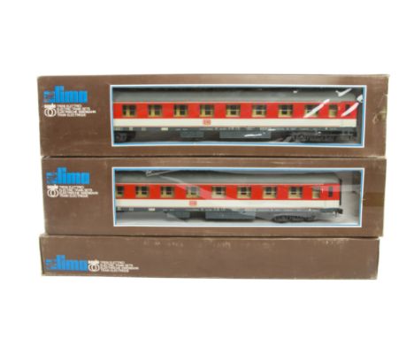 Lima O Gauge 2-rail DB Coaching Stock, comprising three cars in green and five in red/pale grey, all VG-E, boxes F-G (8) 