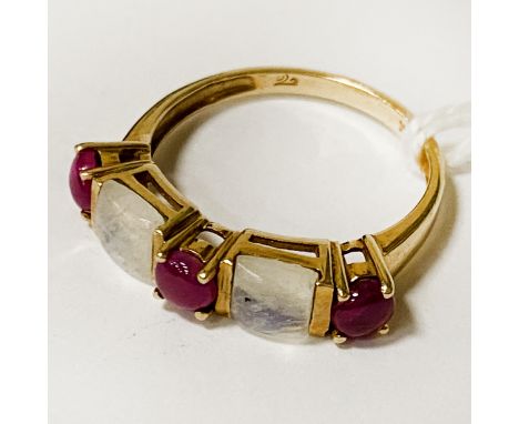 10CT GOLD RUBY &amp; MOONSTONE RING - SIZE N - 2.6 GRAMS APPROX