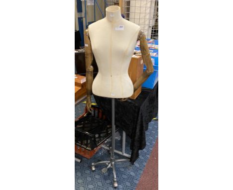 BURBERRY MANNEQUIN DISPLAY DUMMY WITH MOVING ARMS