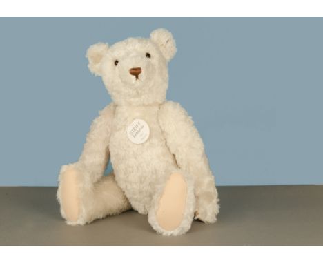 A large Steiff Limited Edition white Teddy Bear 1921,  631 of 1921, in original box with certificate, 2004 