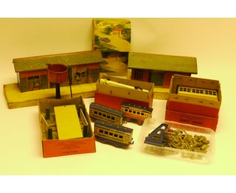 Hornby and Other O Gauge Buildings and Accessories, including post-war boxed signal box and signal, goods shed (green roof), 