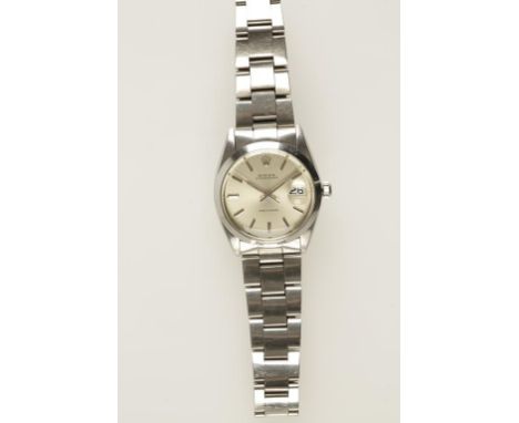 ROLEX: A GENTLEMANS STAINLESS STEEL WRISTWATCH, the round dial with baton and crown numerals, date aperture and sweep seconds