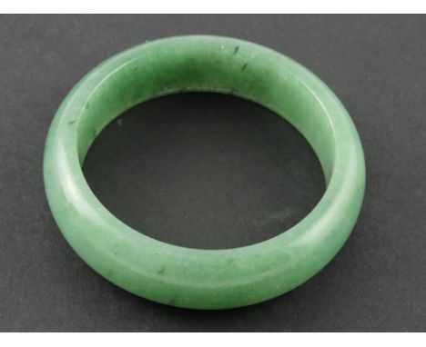 A spinach jade bangle, Dia:7cm