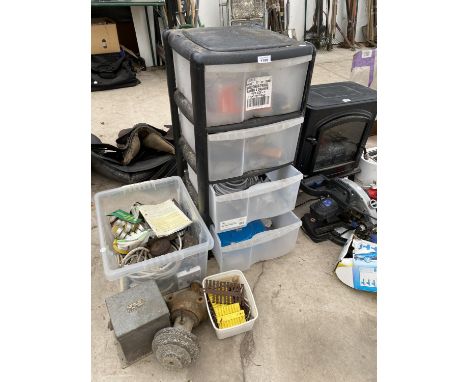A FOUR DRAWER STORAGE UNIT, A QUANTITY OF HAND TOOLS AND A PULLEY ETC 
