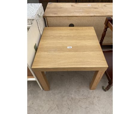 A MODERN OAK LAMP TABLE, 21.5" SQUARE 