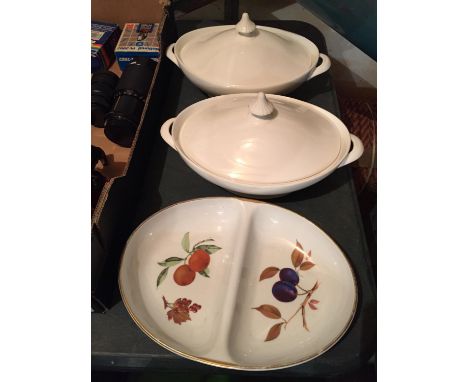 THREE ITEMS TO INCLUDE A ROYAL WORCESTER 'EVESHAM' DOUBLE VEGETABLE SERVING DISH, TWO CHINA LIDDED SERVING DISHES 