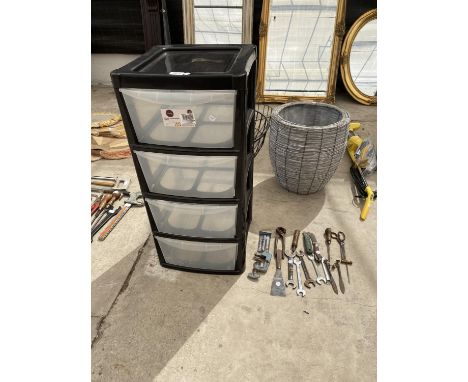 A FOUR DRAWER PLASTIC STORAGE CHEST AND VARIOUS TOOLS - SPANNERS ETC 