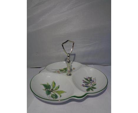 A ROYAL WORCESTER SERVING DISH 'WORCESTER HERBS' 