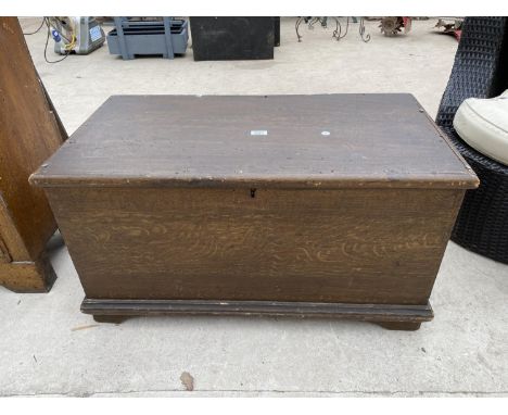 A VICTORIAN PINE SCUMBLE BLANKET CHEST, ON BRACKET FEET, 35" X 19" 