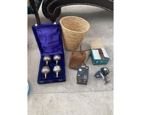 AN ASSORTMENT OF ITEMS TO INCLUDE A CASED SET OF GOBLETS, A VINTAGE CAMERA AND A FISHING REEL ETC 