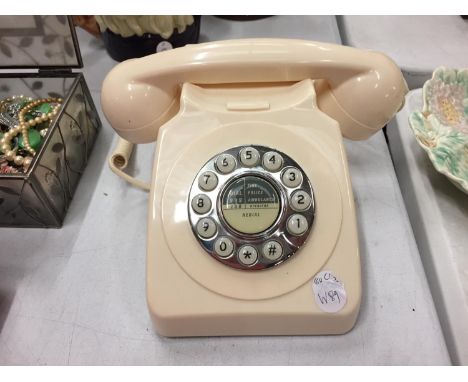 A VINTAGE HOME TELEPHONE 
