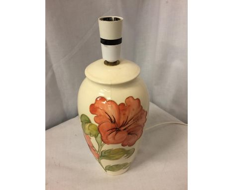 A MOORCROFT HIBISCUS LAMP 