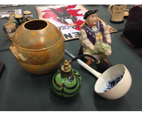 FOUR ITEMS TO INCLUDE A MELBA WARE JUG, A GLASS PERFUME BOTTLE AND A VASE 