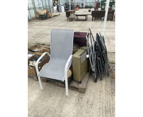 AN ASSORTMENT OF HOUSEHOLD CLEARANCE ITEMS TO INCLUDE A MIRROR, SUITCASE AND GARDEN CHAIRS ETC 