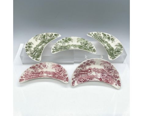 Glazed finish. Features the popular pattern Tonquin, known for its distinctive design featuring intricate floral motifs in re