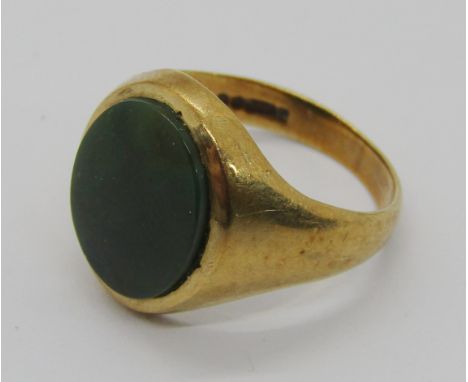9ct bloodstone signet ring, maker 'NWLd', size K/L, 3.9g 