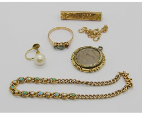 Yellow metal chain bracelet set with alternating turquoise and seed pearls, a single 9ct pearl earring, a 9ct ‘Baby’ brooch, 