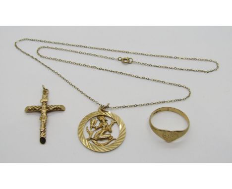 Group of 9ct jewellery comprising a  heart shaped ring, size Q, a pendant necklace with openwork design depicting an Eastern 