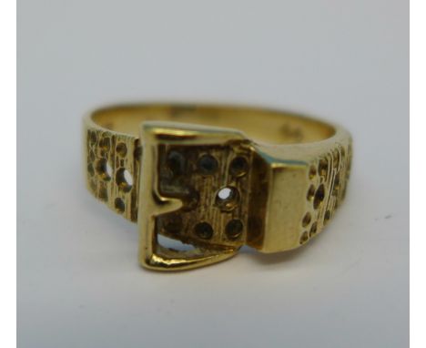 A 9ct gold buckle ring, 3g, O