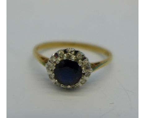 A 9ct gold cluster ring, 2.2g, R